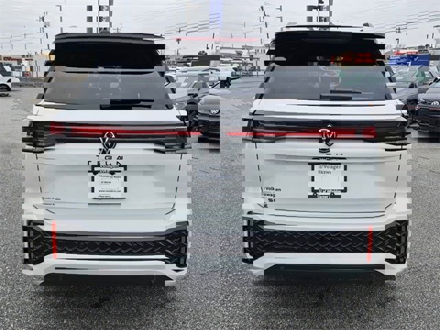 New 2026 Volkswagen Tiguan SE R-Line image 10