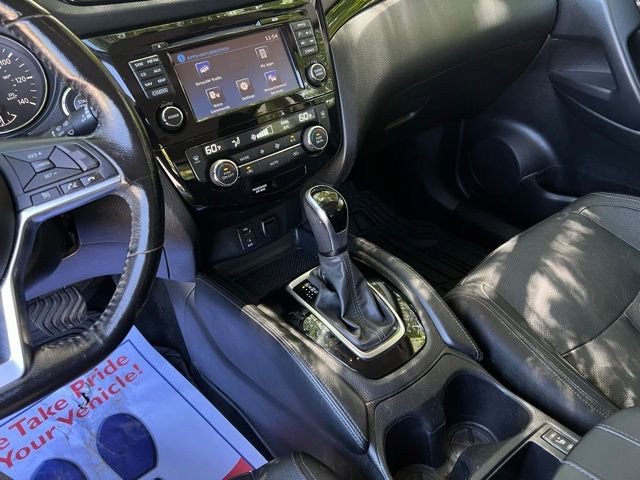 Used 2017 Nissan Rogue Sport SL AWD/4WD image 36