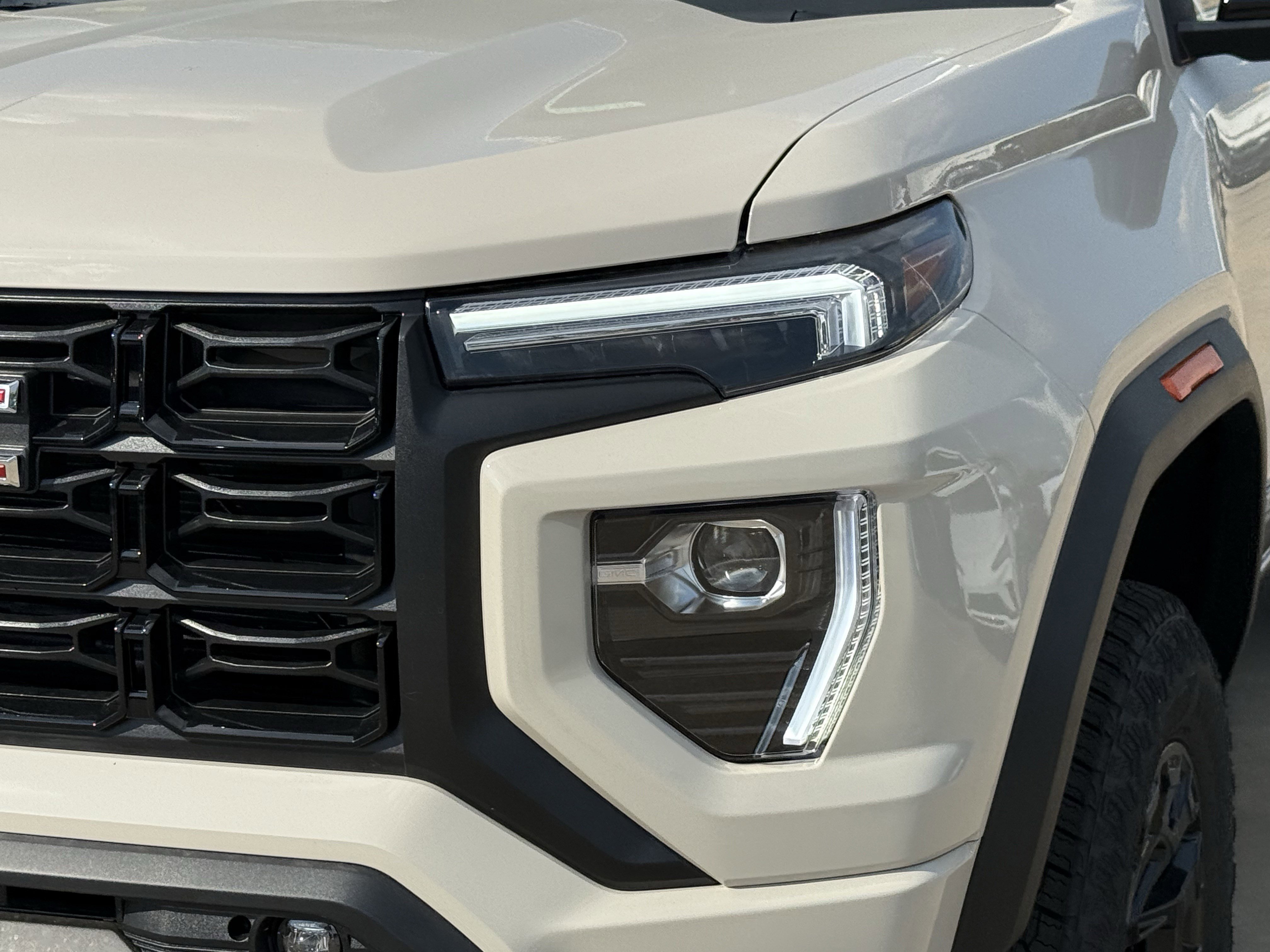 New 2026 GMC Canyon Elevation w/ Convenience Package image 8