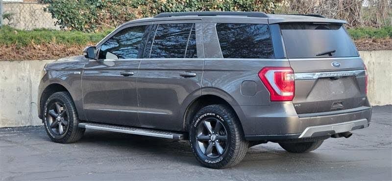 Used 2018 Ford Expedition XLT w/ Equipment Group 202A image 3