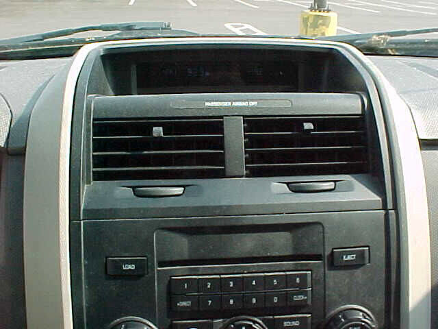 Used 2011 Ford Escape XLS w/ 102A Rapid Spec Order Code image 14