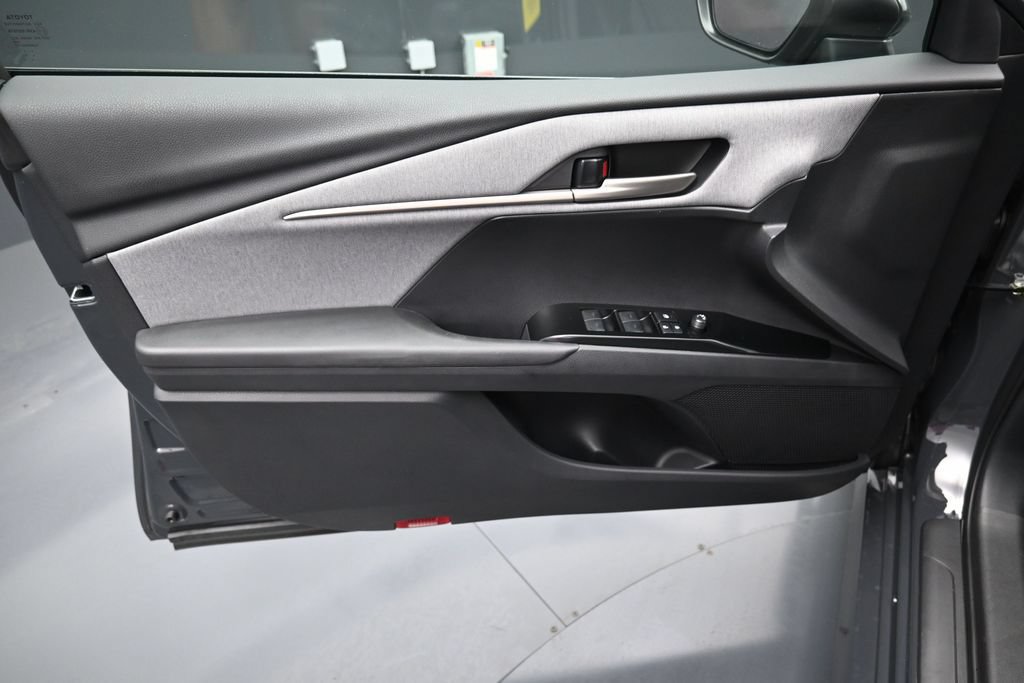 Used 2026 Toyota Camry LE FWD image 10