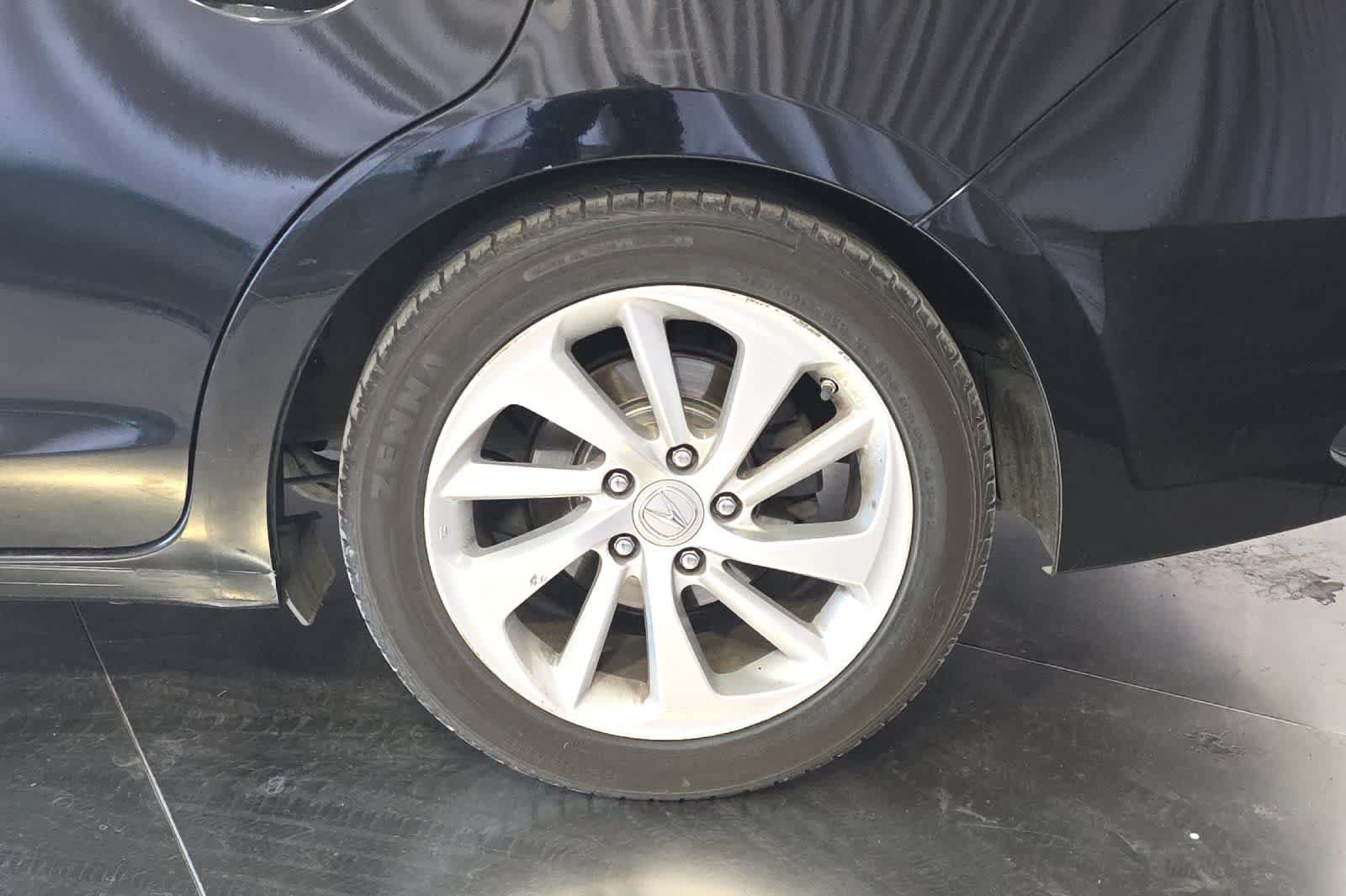 Used 2017 Acura ILX FWD image 12