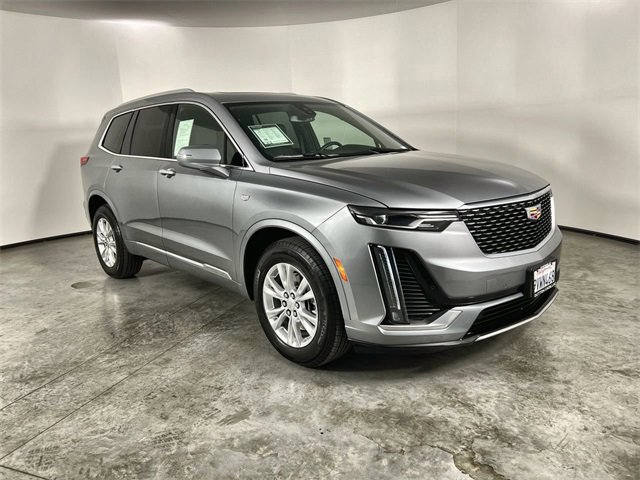 Used 2025 Cadillac XT6 Luxury image 2