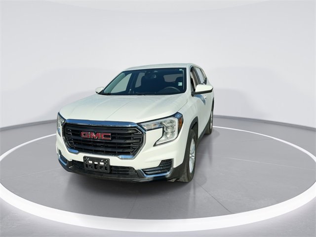 Used 2024 GMC Terrain SLE image 3