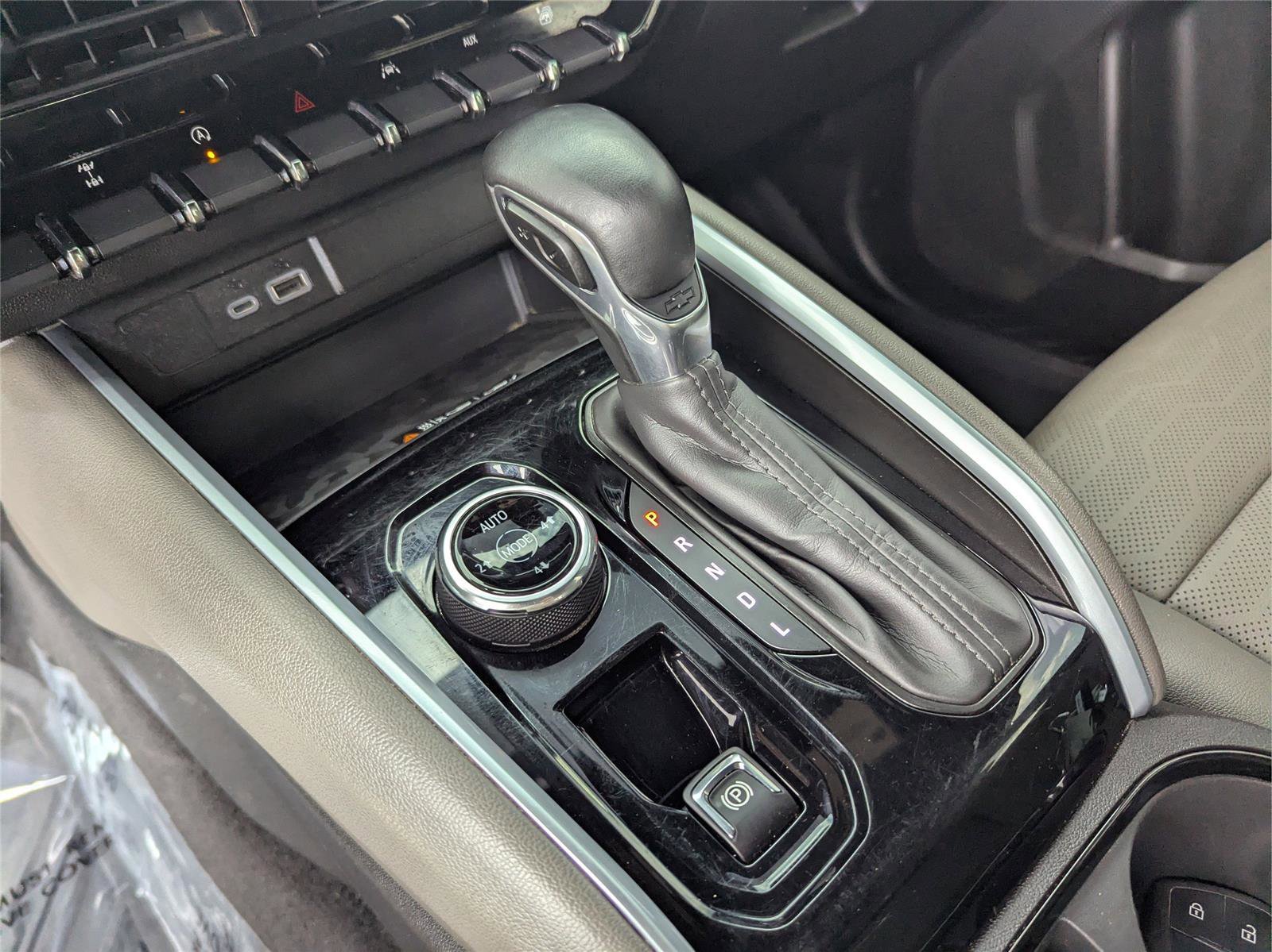 Used 2023 Chevrolet Colorado ZR2 w/ ZR2 Convenience Package III image 22