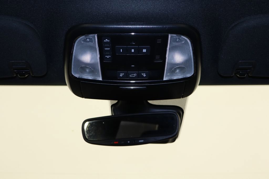 Used 2020 Jeep Grand Cherokee Limited w/ Trailer Tow Group IV image 27