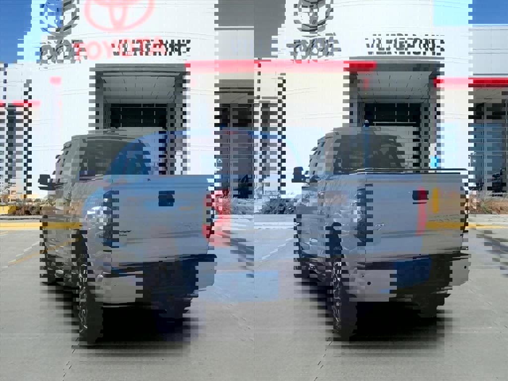 Used 2020 Toyota Tundra Platinum image 5