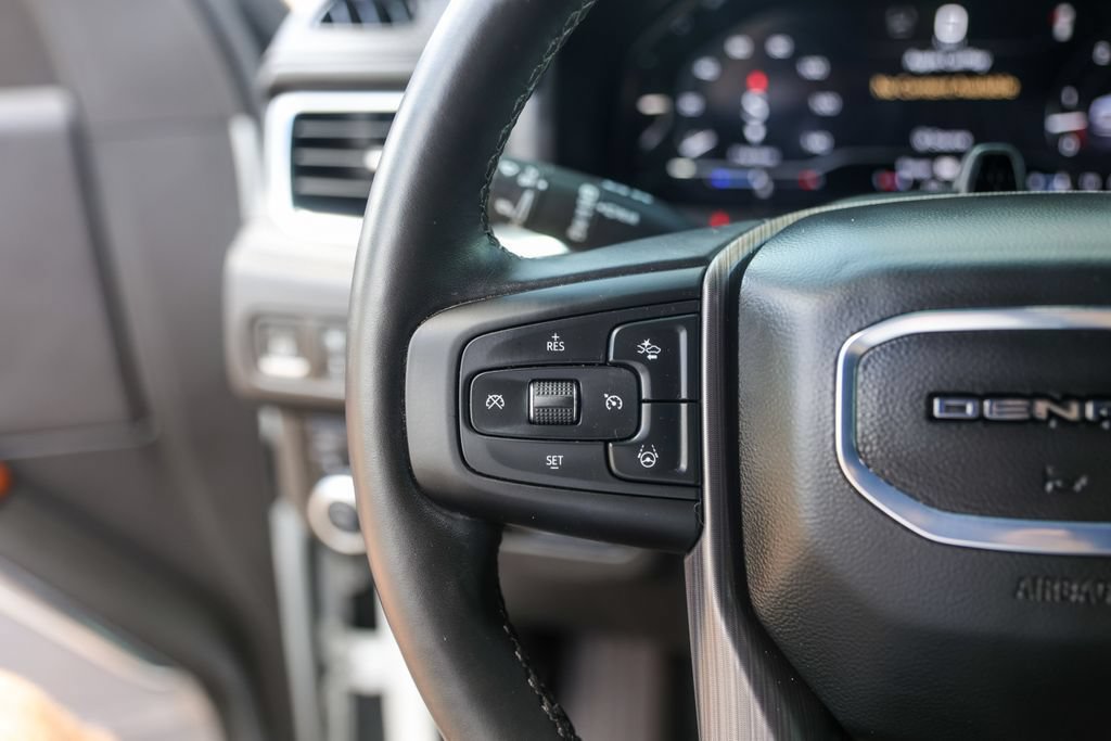 Used 2024 GMC Yukon XL Denali Ultimate AWD/4WD image 13