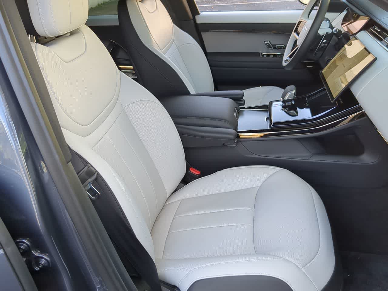 Used 2025 Land Rover Range Rover Sport Dynamic SE AWD/4WD image 22
