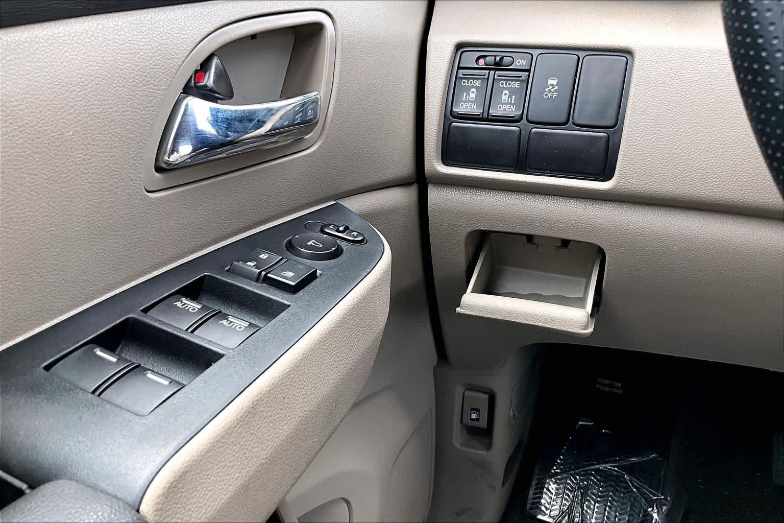 Used 2016 Honda Odyssey EX image 32