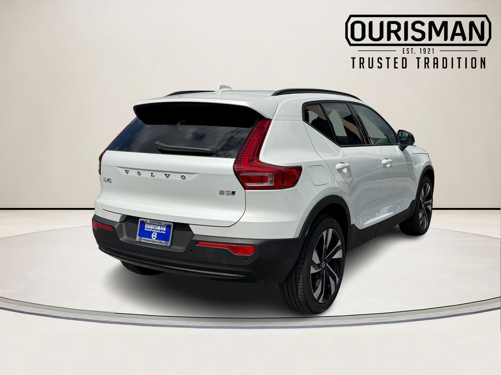 New 2026 Volvo XC40 B5 Plus w/ Climate Package AWD/4WD image 3