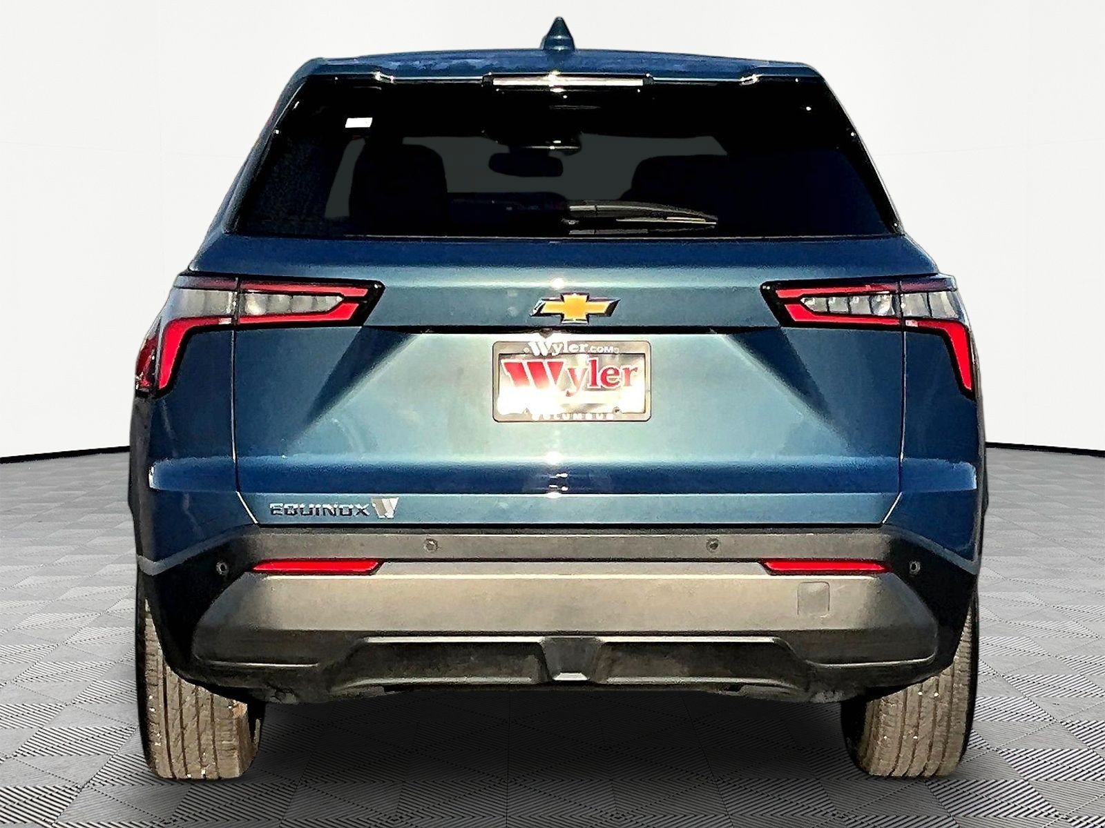 Used 2026 Chevrolet Equinox LT w/ LPO, Floor Liner Package FWD image 5