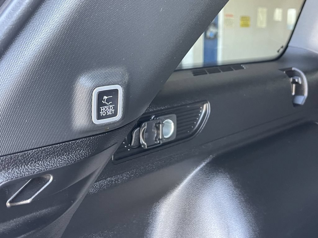Used 2023 Jeep Grand Cherokee Altitude AWD/4WD image 15