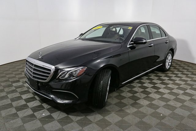 Used 2017 Mercedes-Benz E 300 4MATIC image 5
