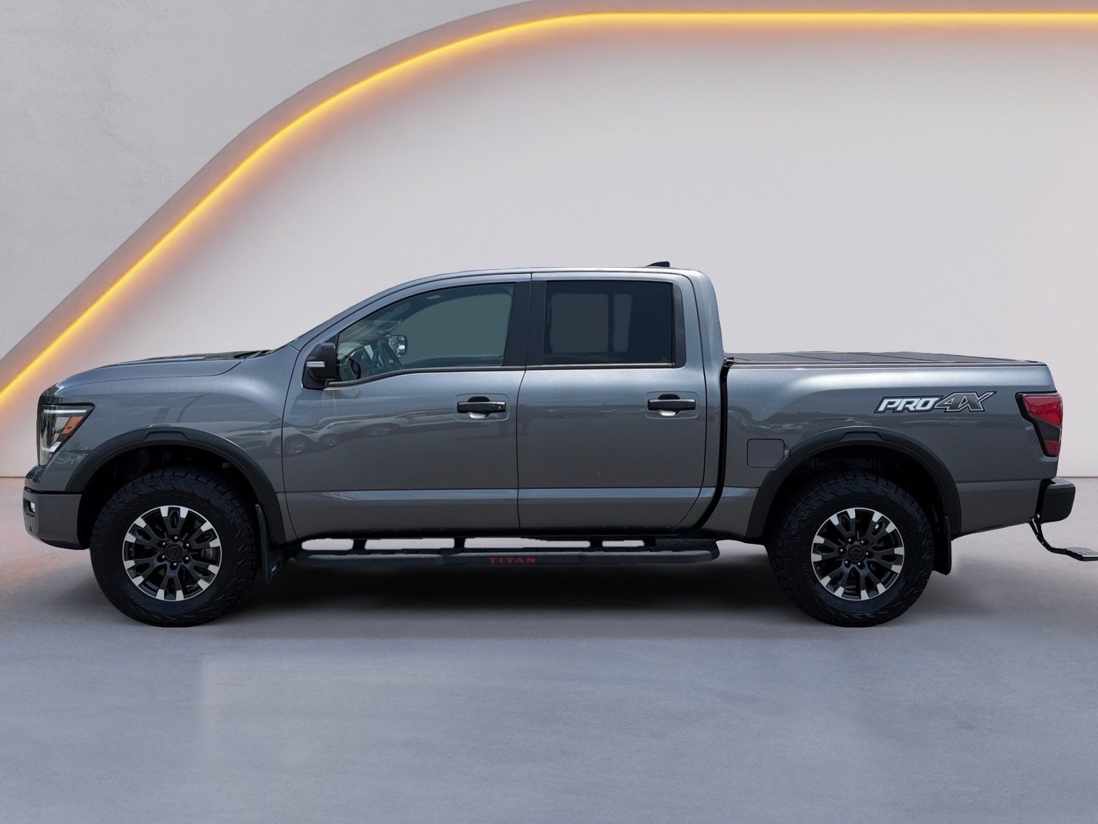 Used 2024 Nissan Titan PRO-4X w/ Pro-4x Convenience Package AWD/4WD image 6