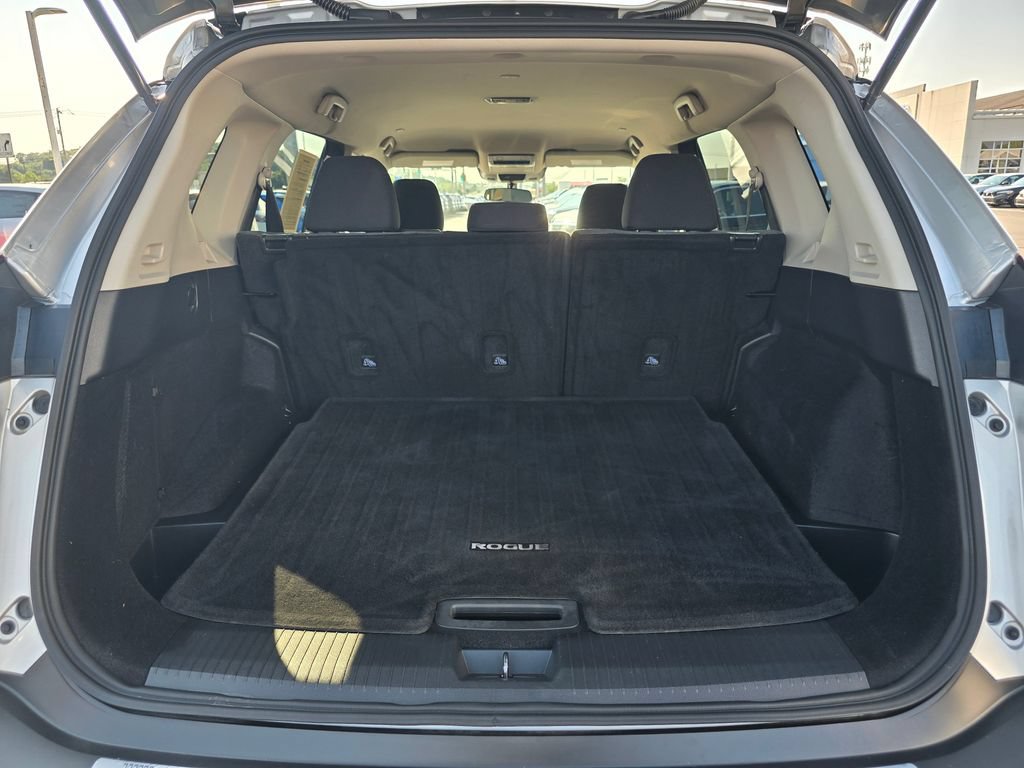 Used 2022 Nissan Rogue SV AWD/4WD image 13