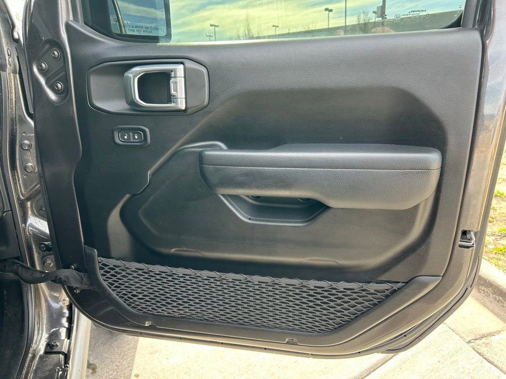 Used 2022 Jeep Gladiator Sport image 30