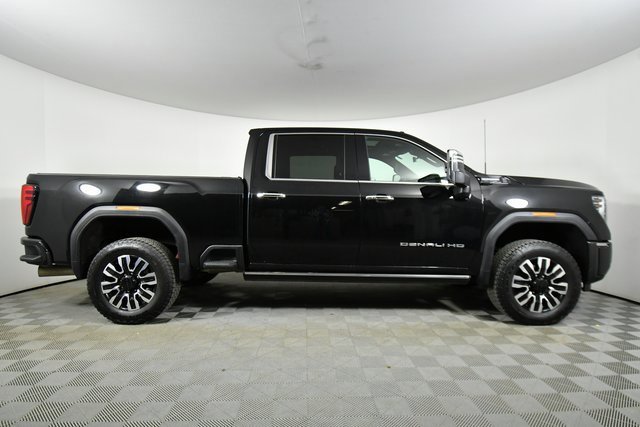 Used 2024 GMC Sierra 3500 Denali Ultimate image 15