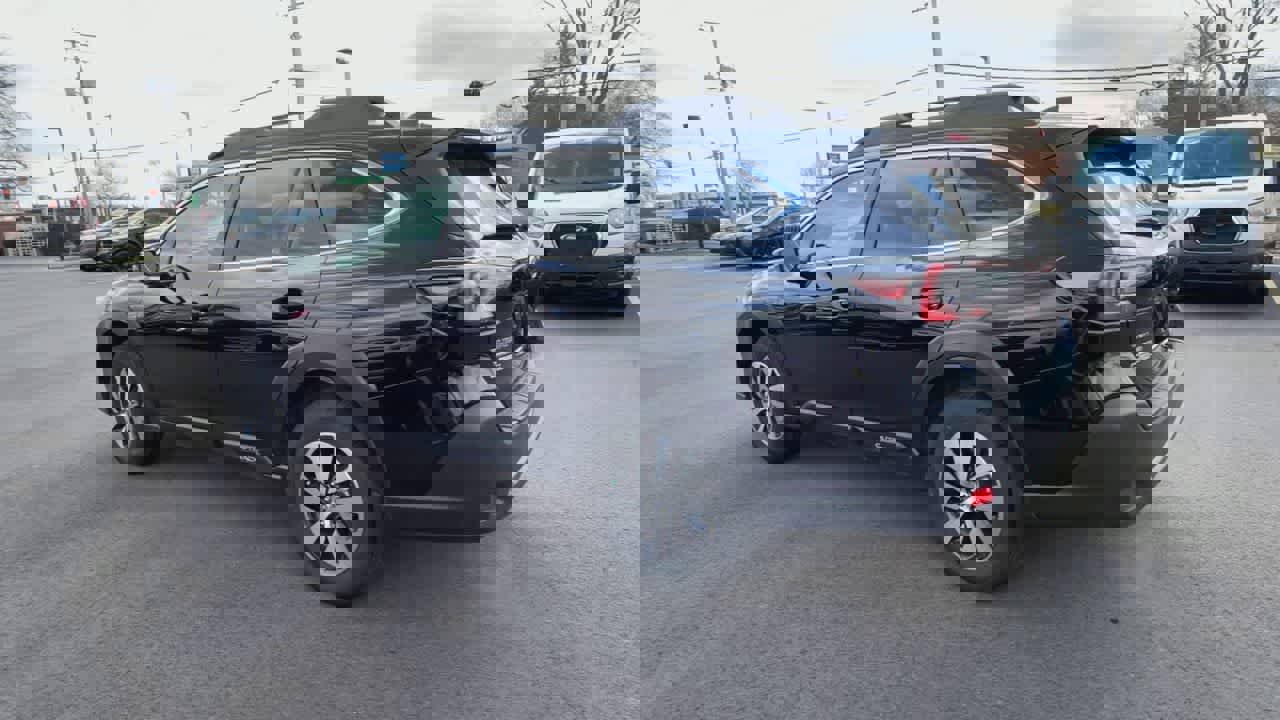 Used 2025 Subaru Outback Premium image 6