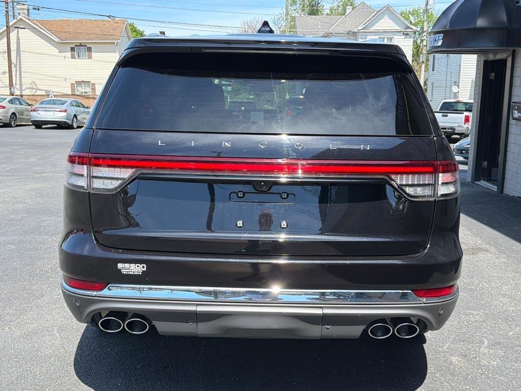 Used 2025 Lincoln Aviator Reserve AWD/4WD image 4