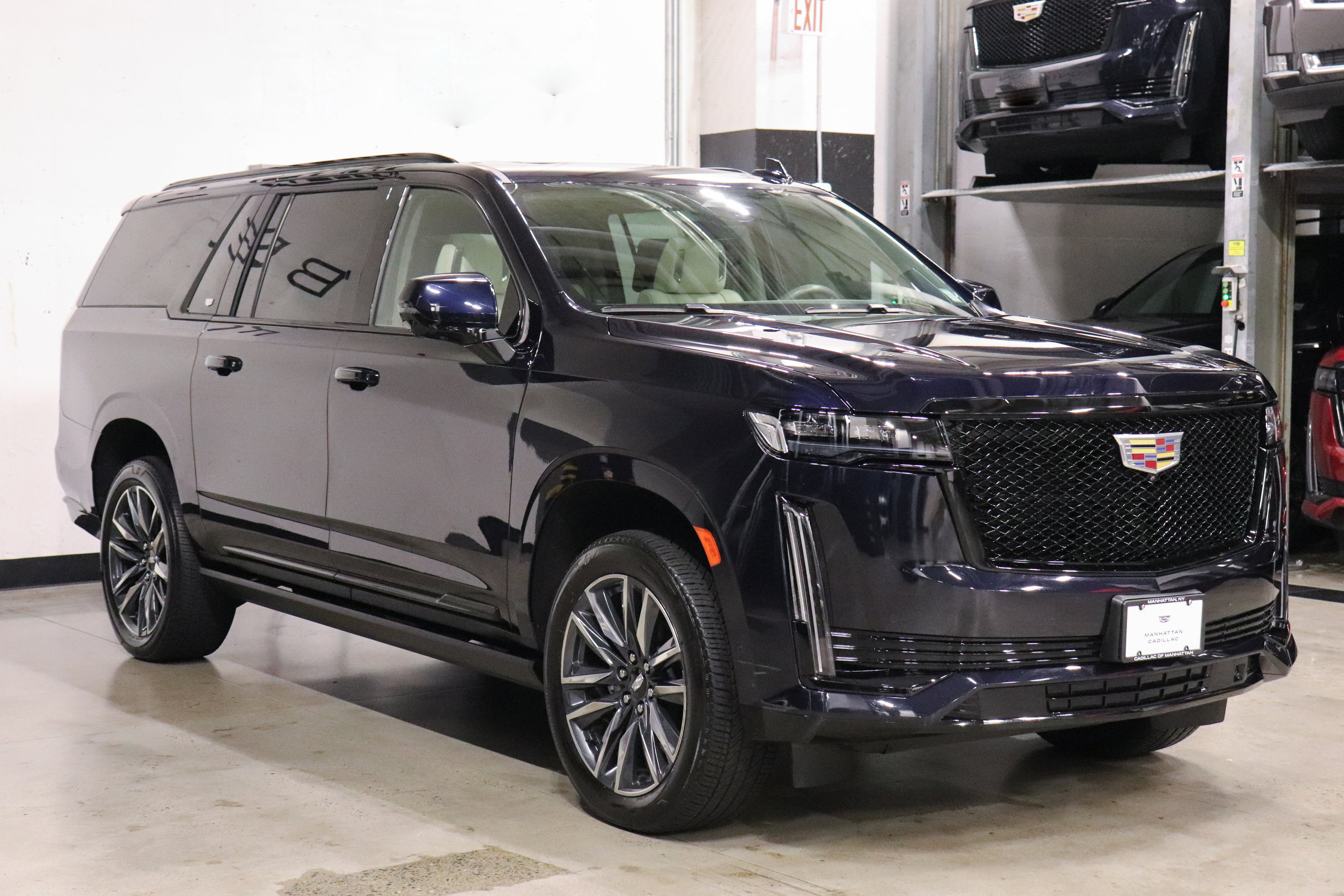 Used 2022 Cadillac Escalade ESV Sport Platinum image 7