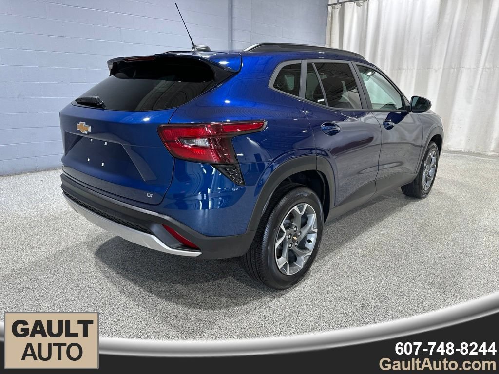 Certified 2024 Chevrolet Trax LT w/ Driver Confidence Package FWD image 3