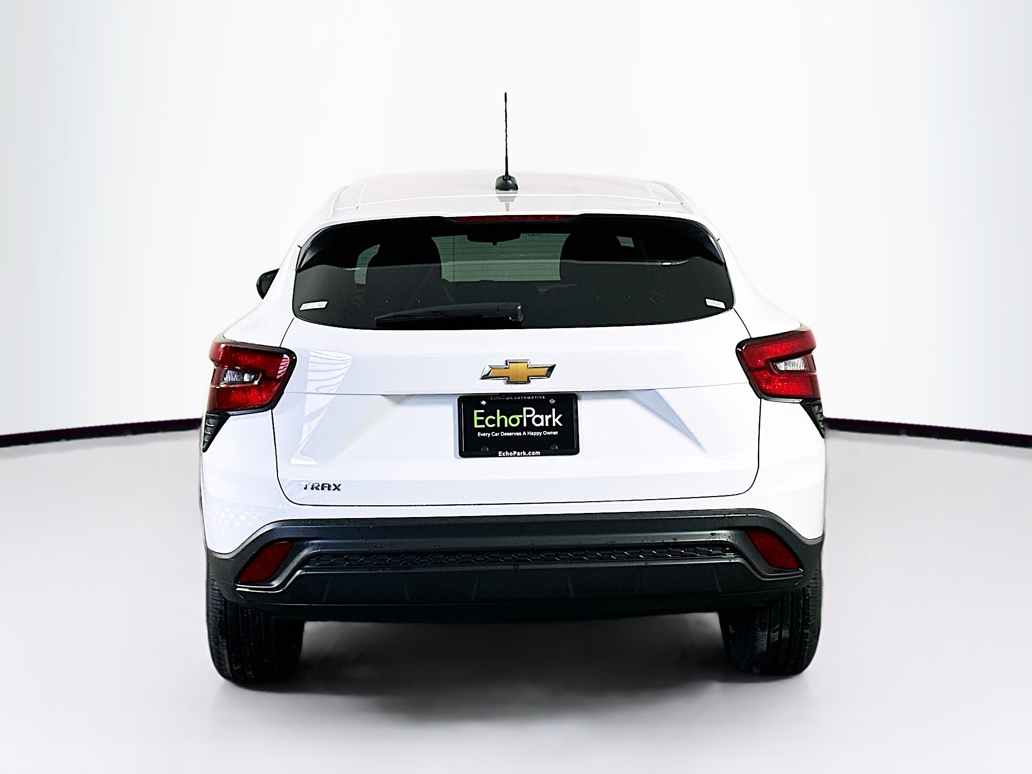 Used 2025 Chevrolet Trax LS image 7