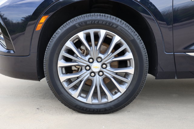 Used 2020 Chevrolet Blazer Premier w/ Driver Confidence II Package FWD image 9