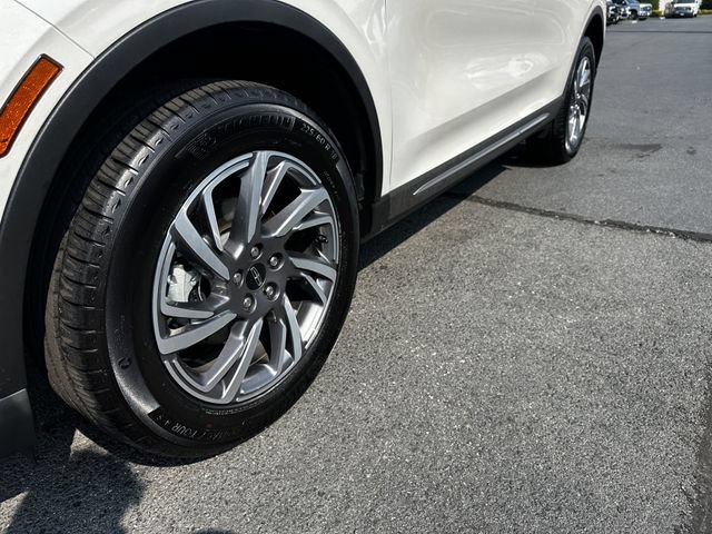 Certified 2024 Lincoln Corsair AWD w/ Equipment Group 101A image 12