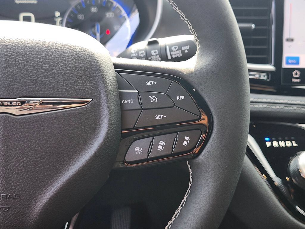 New 2026 Chrysler Pacifica Select w/ S Appearance Package AWD/4WD image 30