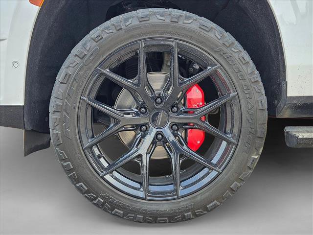 Used 2023 Cadillac Escalade Sport Platinum w/ LPO, ONYX Package image 28