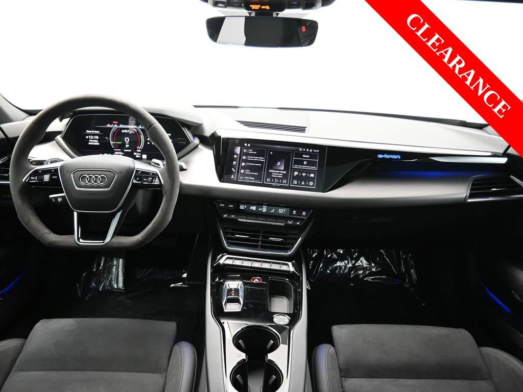 Used 2024 Audi e-tron GT Premium Plus image 32