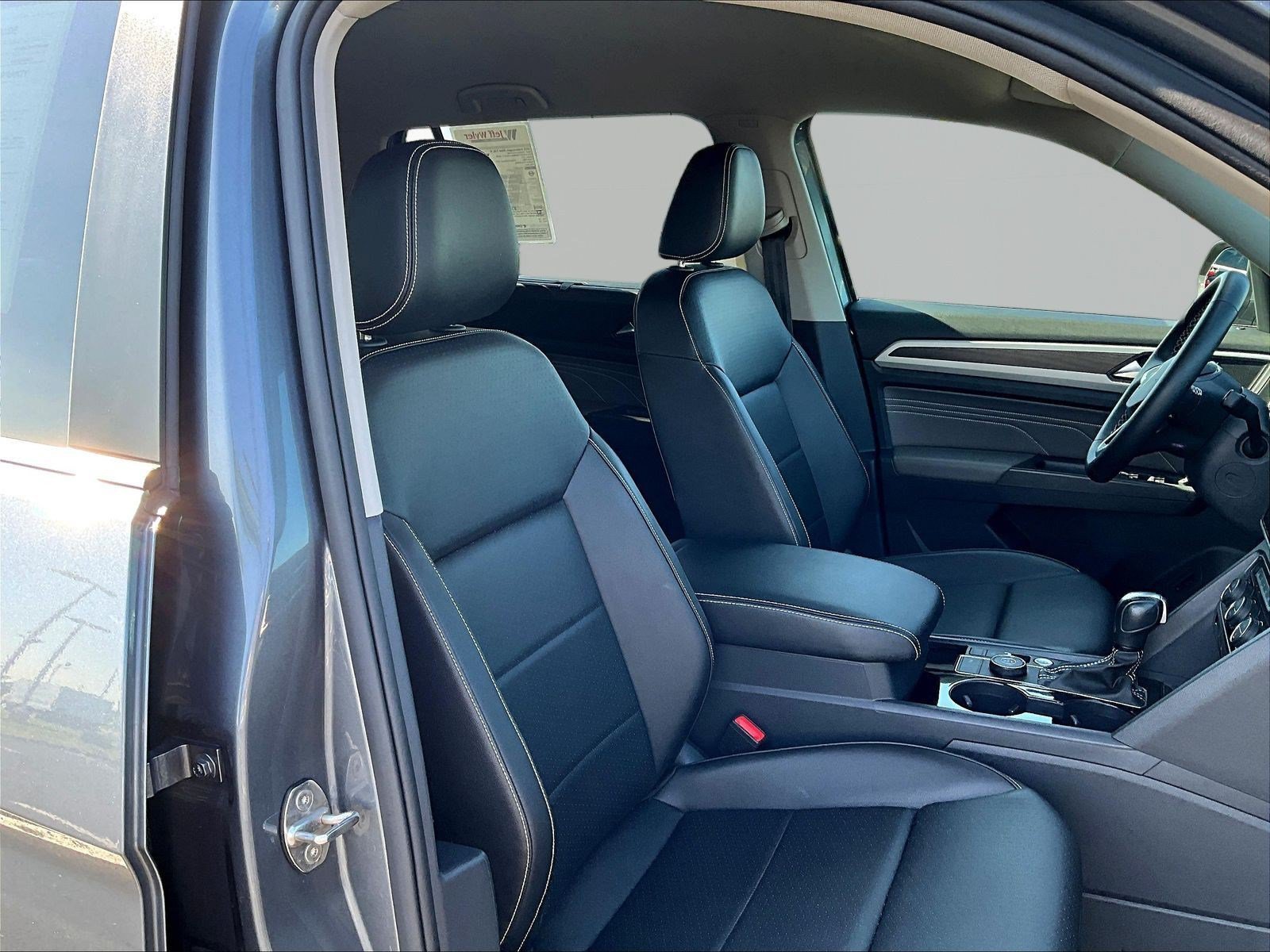 Used 2023 Volkswagen Atlas SE AWD/4WD image 30