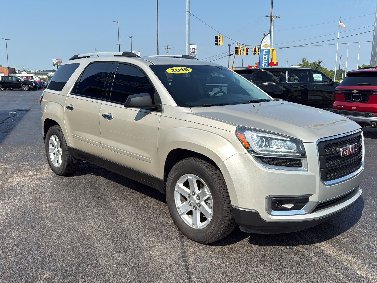 Used 2016 GMC Acadia SLE AWD/4WD image 7