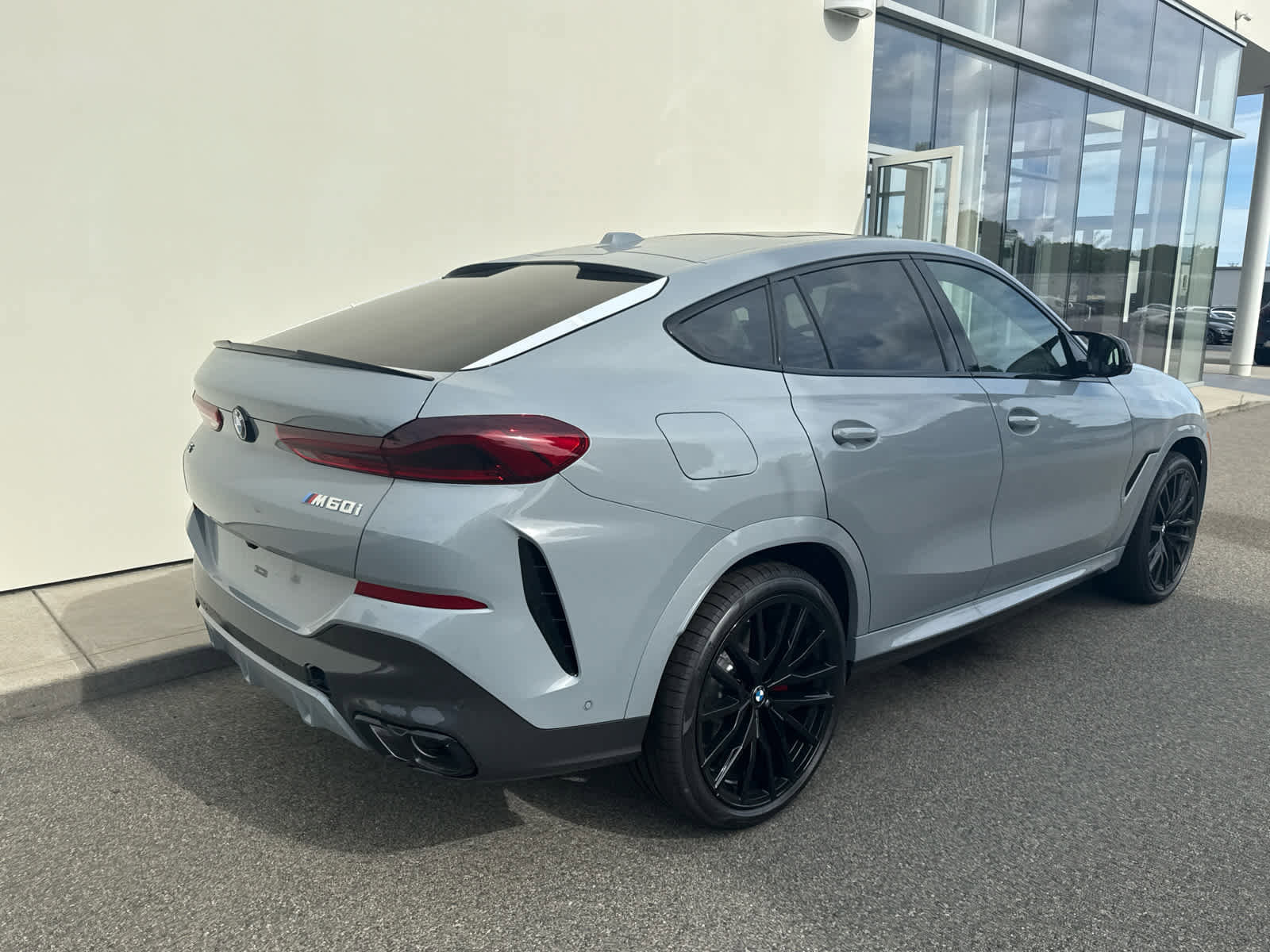 New 2026 BMW X6 M60i image 12