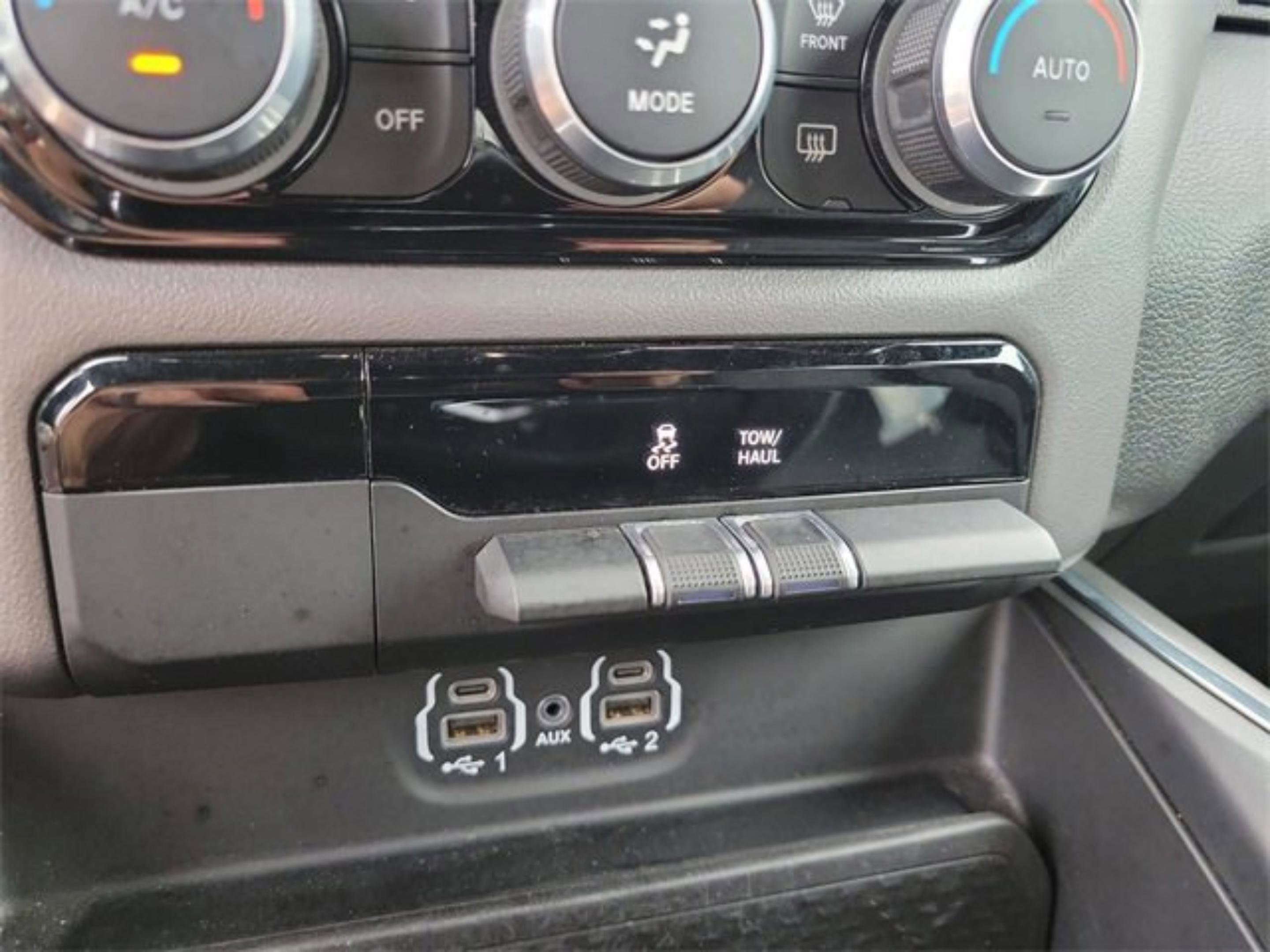 Used 2024 RAM 1500 Laramie image 24