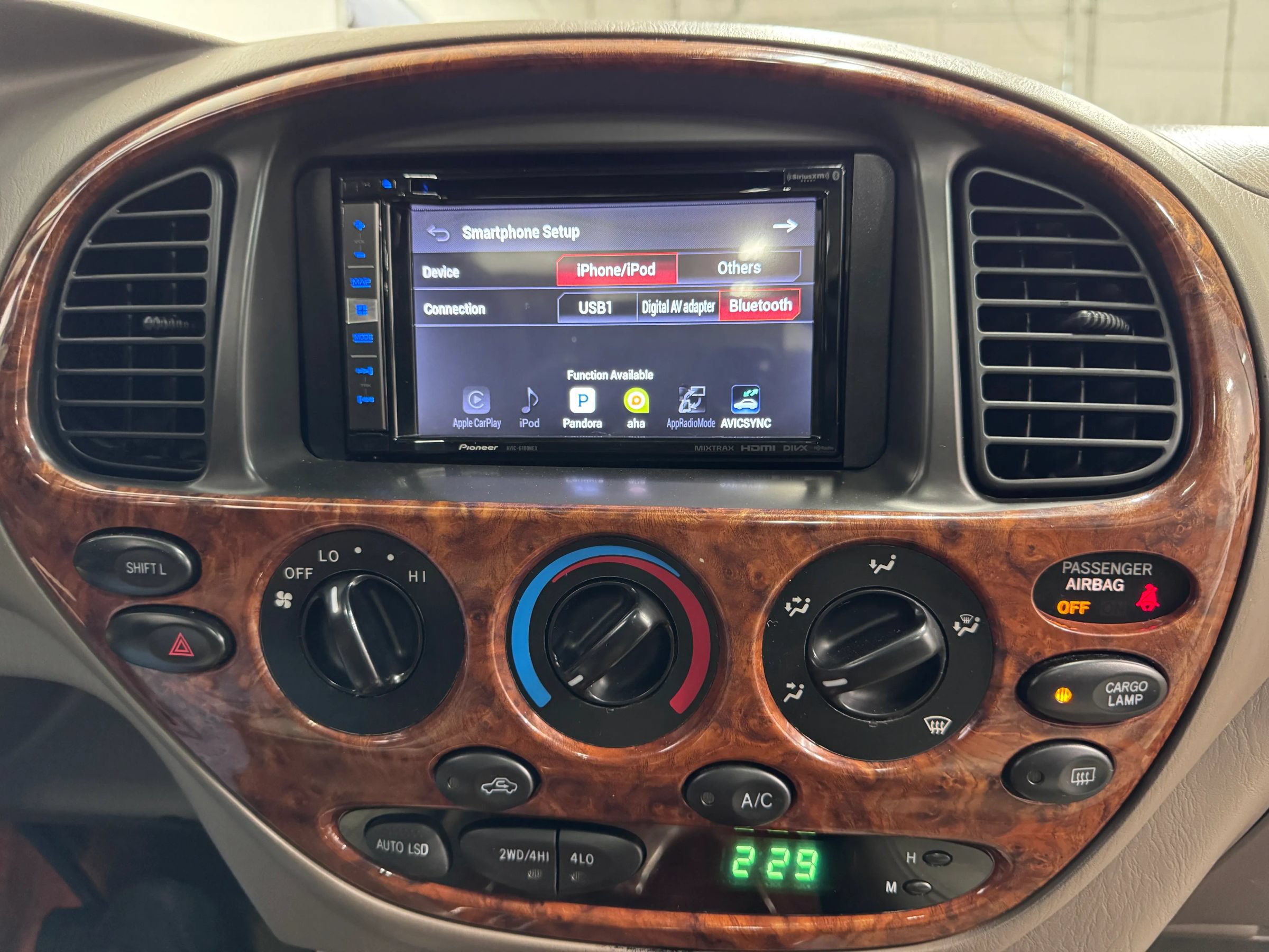 Used 2005 Toyota Tundra Limited AWD/4WD image 27