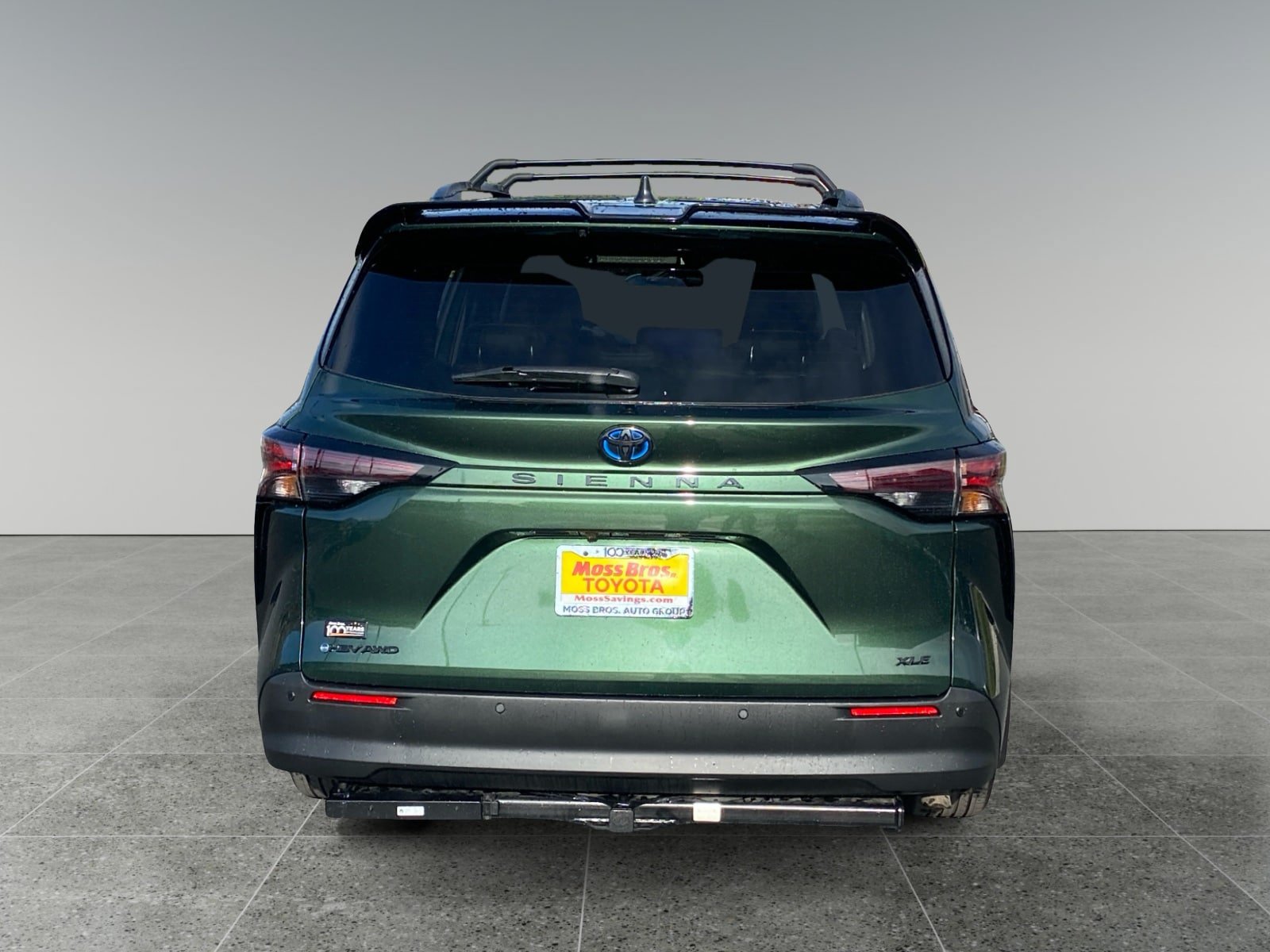 Used 2025 Toyota Sienna XLE Woodland Edition AWD/4WD image 4