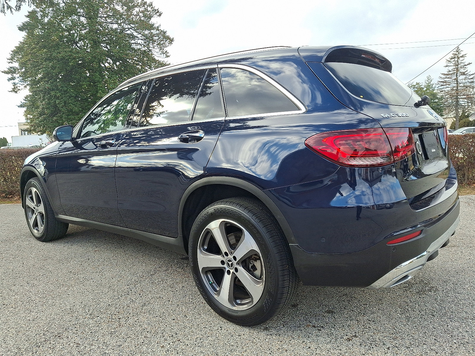 Used 2022 Mercedes-Benz GLC 300 4MATIC image 4