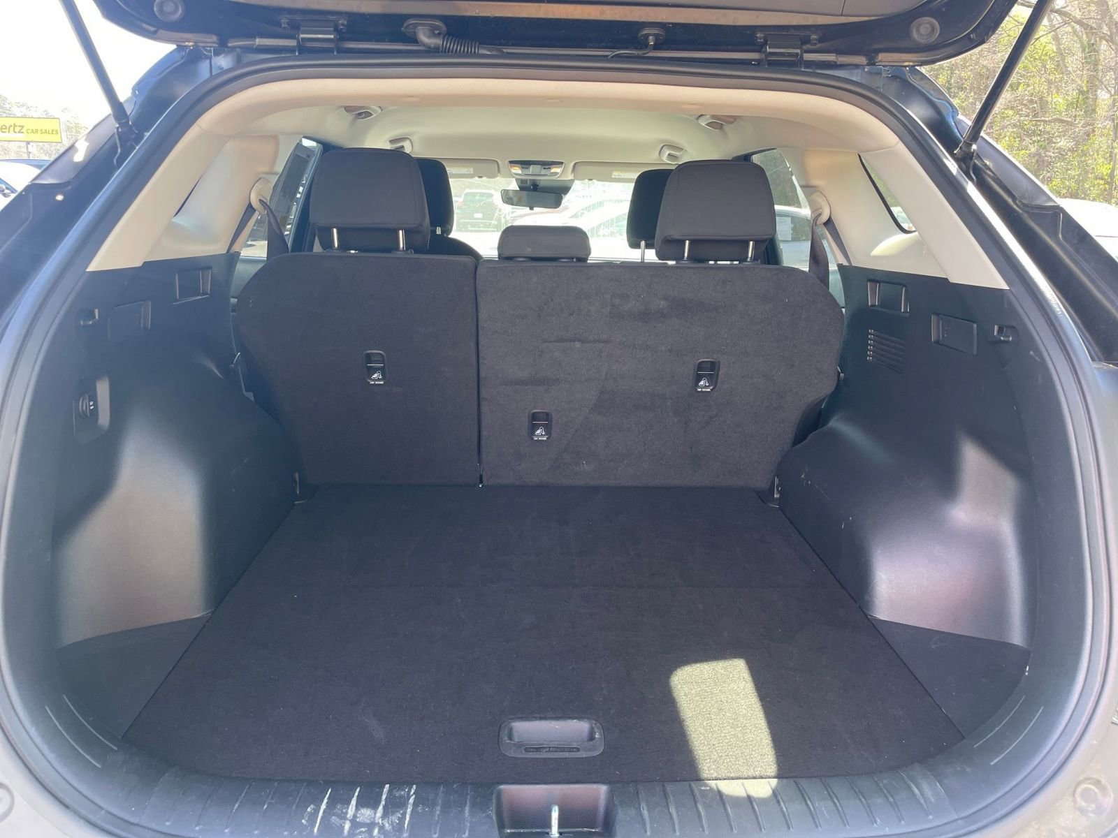 Used 2025 Kia Sportage LX image 30