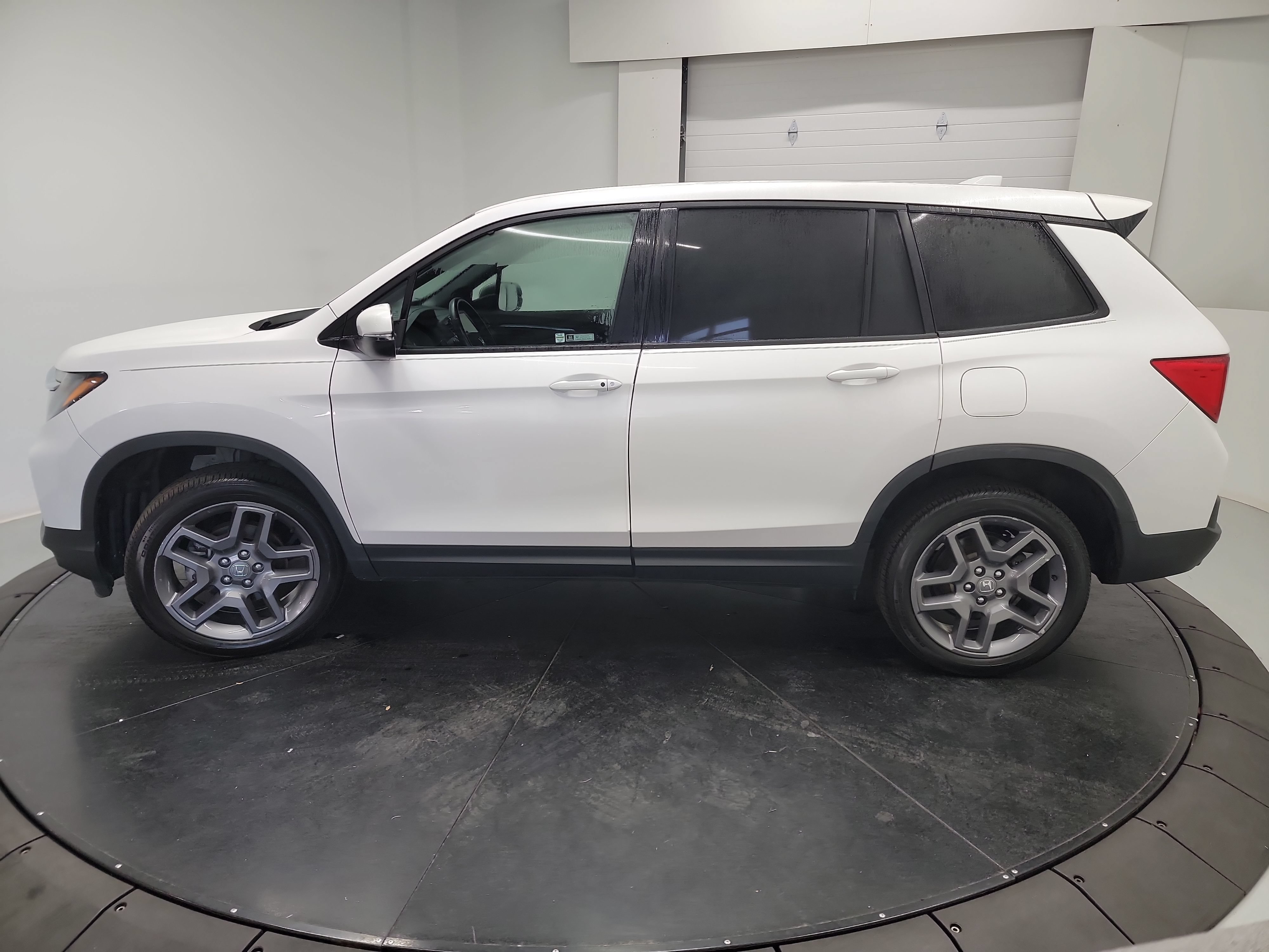 Used 2023 Honda Passport EX-L image 5