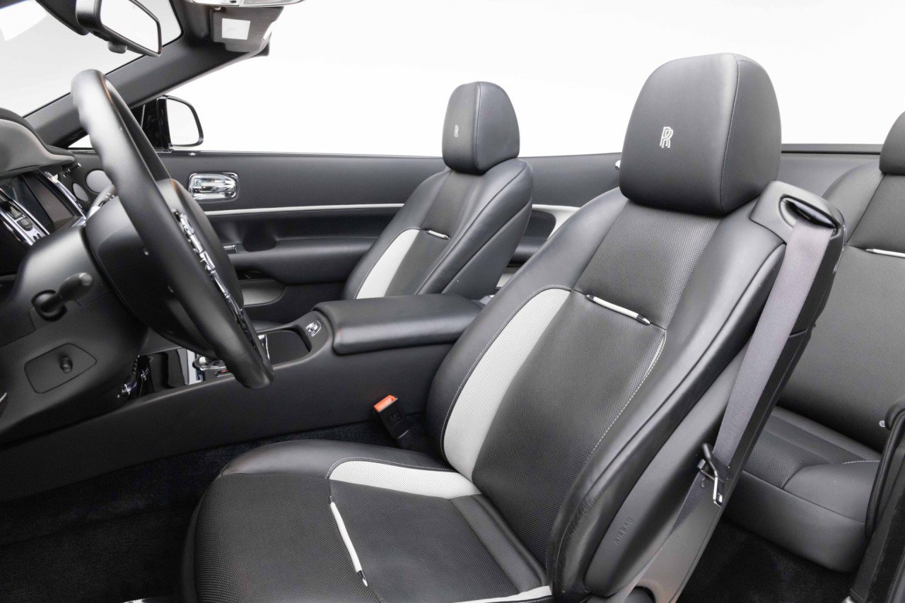 Used 2019 Rolls-Royce Dawn RWD image 8