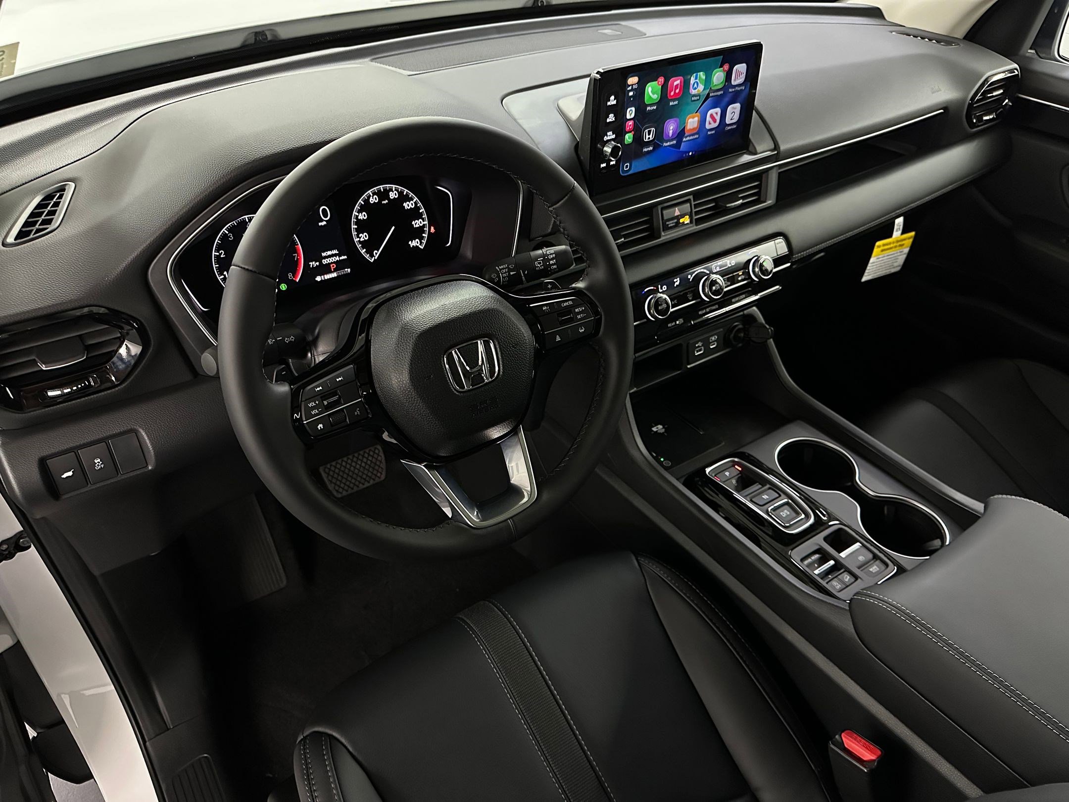 New 2025 Honda Pilot Touring image 4