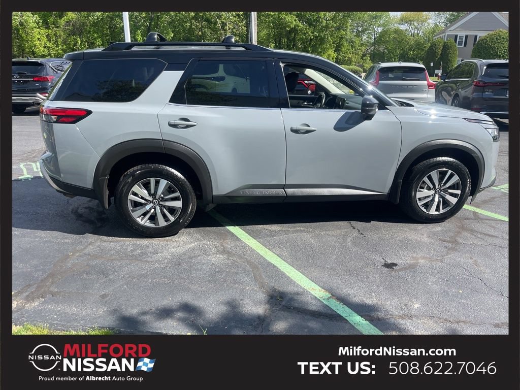 Certified 2024 Nissan Pathfinder SL AWD/4WD image 6