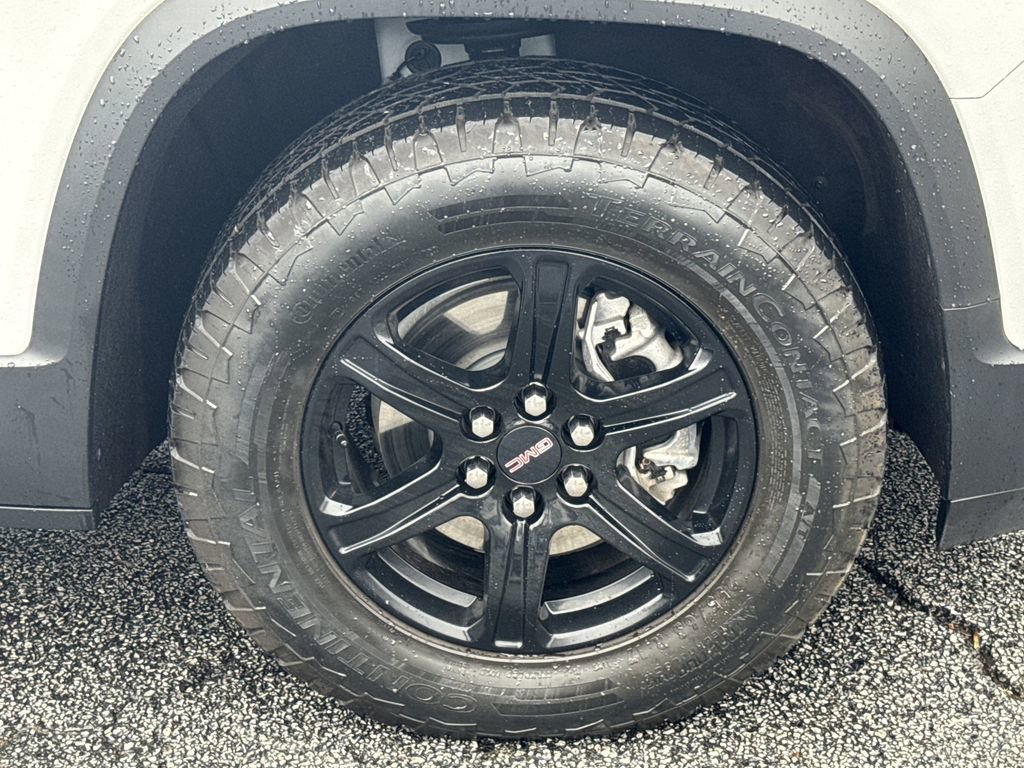 Used 2023 GMC Acadia AT4 image 12