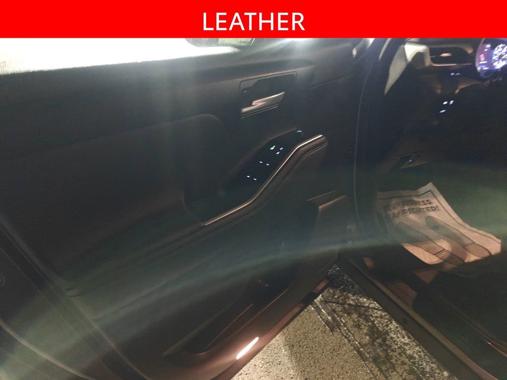 Used 2023 Toyota Highlander XLE image 5