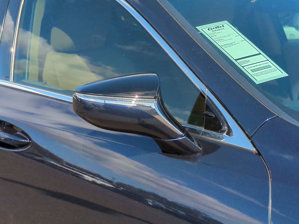 Used 2022 Lexus ES 300h w/ Premium Package image 11