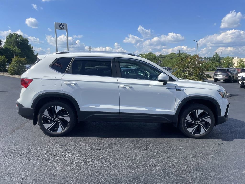 Certified 2024 Volkswagen Taos SE AWD/4WD image 4
