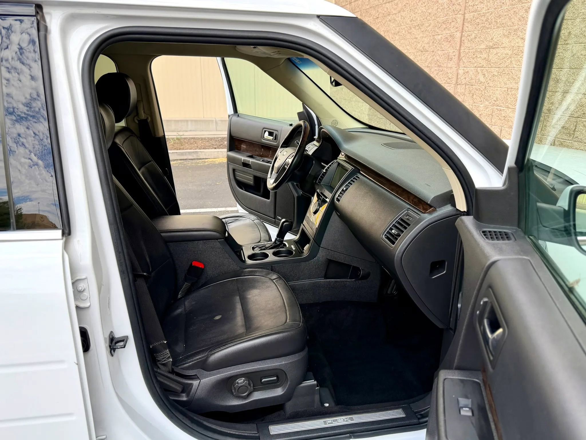 Used 2019 Ford Flex Limited FWD image 9
